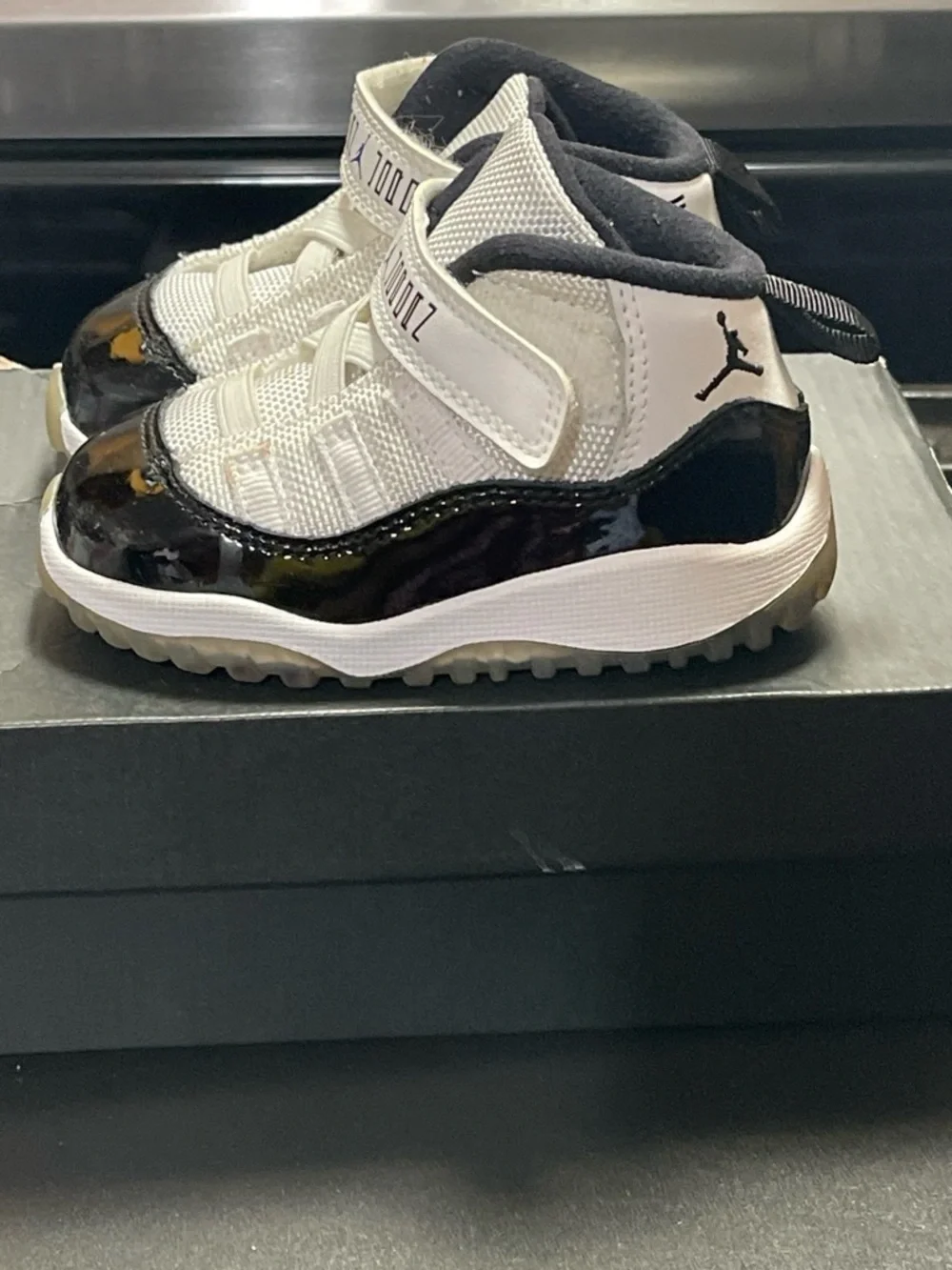 Jordan Kids' 11 Retro Sneakers - White/Black